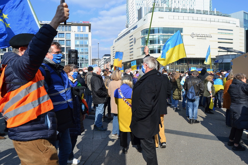 UkraineKundgebungFrankfurt-011-2022_03_06-14_12_17.jpeg