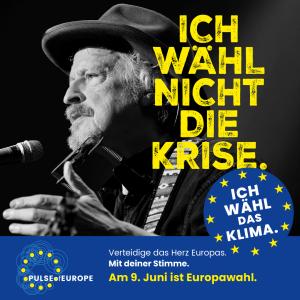 Foto von Wolfgang Niedecken mit PoE Slogan