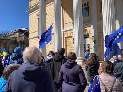 Foto von der Kundgebung am 6.4.2025 auf dem Karolinenplatz
